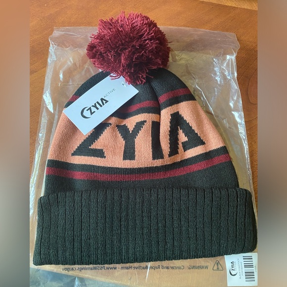 ZYIA black Com Stock Pom Beanie - Picture 2 of 2